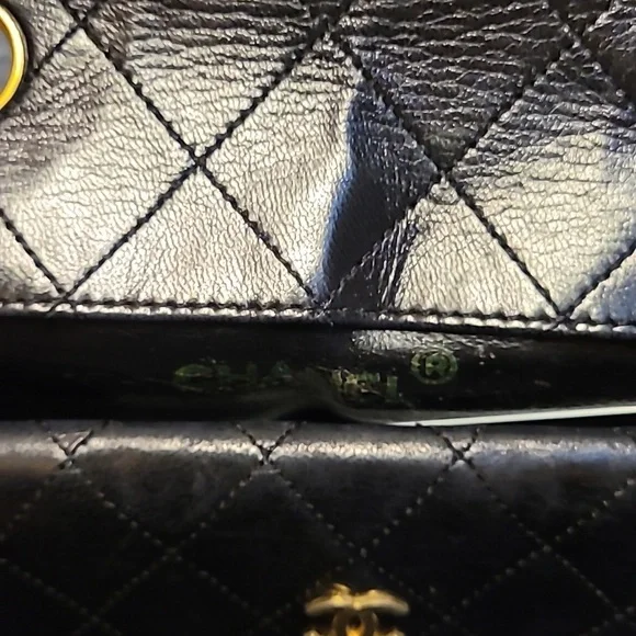 Vintage Chanel Bag - Picture 4 of 12